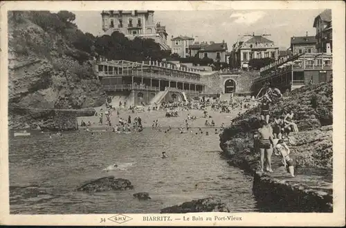 Biarritz Pyrenees Atlantiques Le Bain au Port-Vieux / Biarritz /Arrond. de Bayonne