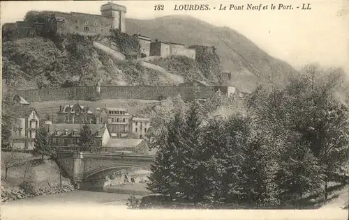 Lourdes Hautes Pyrenees le Pont Neuf le Port / Lourdes /Arrond. d Argeles-Gazost