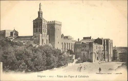 Avignon Palais des Papes Cathedrale