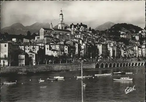 Menton Alpes Maritimes Menton Schiff Le Port et la Ville  x / Menton /Arrond. de Nice