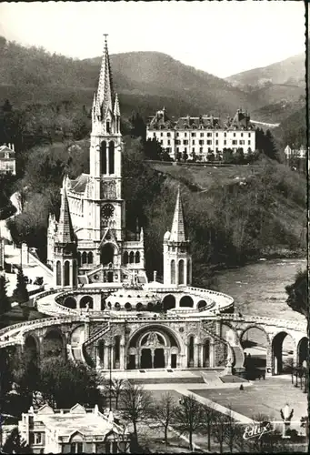 Lourdes Hautes Pyrenees Lourdes La Basilique x / Lourdes /Arrond. d Argeles-Gazost