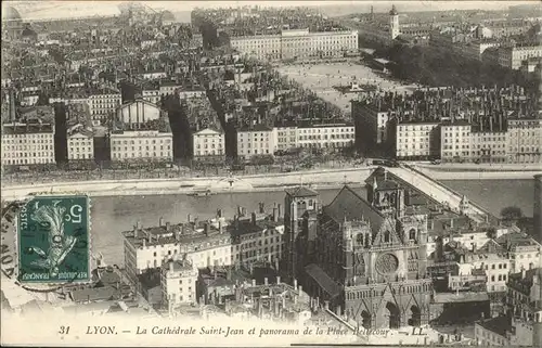 hw11960 Lyon France Cathedrale St. Jean Place Bellecour Kategorie. Lyon Alte Ansichtskarten