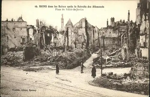 Reims les Ruines apres la Retraite des Allemands Kat. Reims