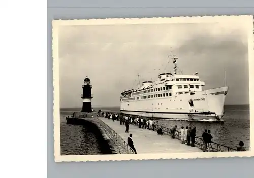 Warnemuende Ostseebad Leuchtturm / Rostock /Rostock Stadtkreis