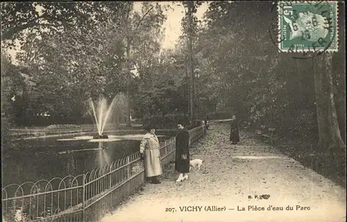 Vichy Allier Piece Parc Springbrunnen Hund / Vichy /Arrond. de Vichy