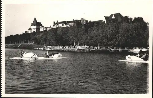 Vichy Allier les bords de l'Allier les pedalos / Vichy /Arrond. de Vichy