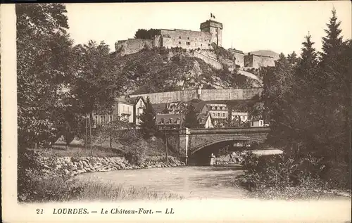 Lourdes Hautes Pyrenees Chateau Fort / Lourdes /Arrond. d Argeles-Gazost