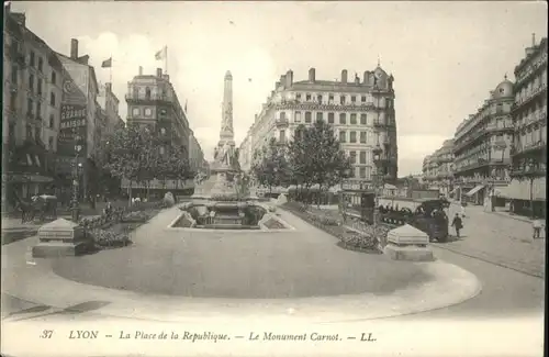 Lyon la Place de la Republique Le Monument Carnot *