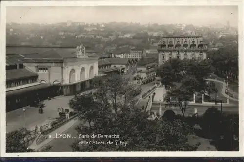 Lyon Gare de Perrache le Coteau de Saint Foy *