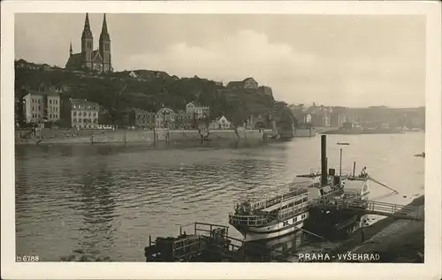 Prag Prahy Prague Vysehrad Kostel a tunel Wischehrad Kirche Tunnel Burgwall Moldau Boot Anlegestelle Kat. Praha