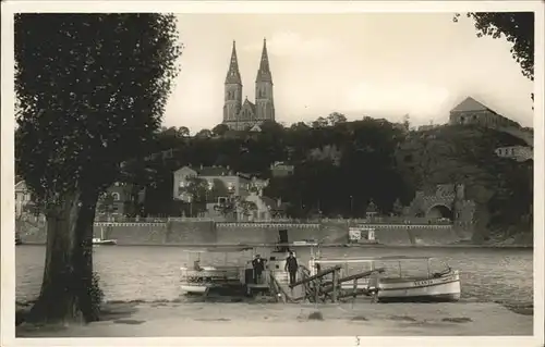 Prag Prahy Prague Vysehrad Kostel a tunel Wischehrad Kirche Tunnel Burgwall Moldau Boot Anlegestelle Kat. Praha