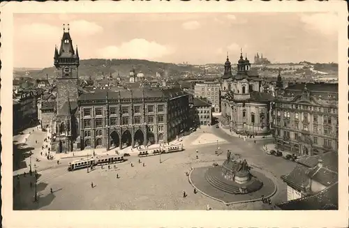 Prag Prahy Prague Staromestska namesti Altstaedter Ring Rathaus Hus Denkmal Strassenbahn Kat. Praha