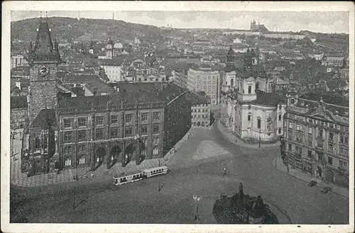 Prag Prahy Prague Staromestska namesti Altstaedter Ringplatz Rathaus Hus Denkmal Strassenbahn Kat. Praha