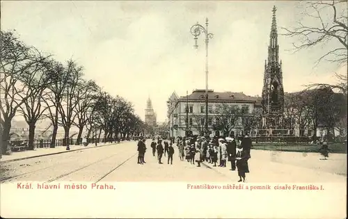 Prag Prahy Prague Frantiskovo nabrezi a pomnik cisare Frantiska I Kaiser Franz Denkmal Kat. Praha