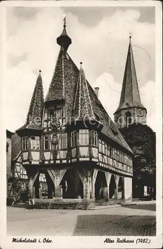 Michelstadt Rathaus aus dem Jahre 1484 historisches Gebaeude Kirchturm Kat. Michelstadt