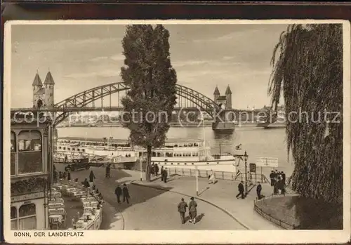 Bonn Rhein Dampfer Anlegestelle mit Rheinbruecke / Bonn /Bonn Stadtkreis