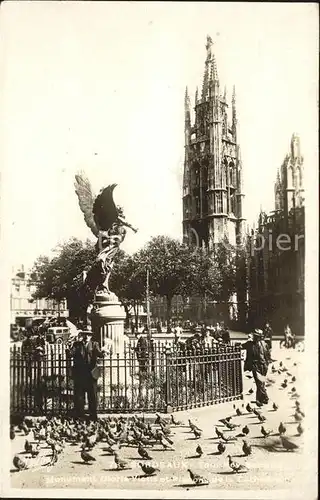 Bordeaux Monument Gloria Viotis et Pigeons de la Cathedrale Kat. Bordeaux