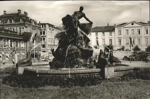 Schwerin Mecklenburg Springbrunnen Bahnhofsvorplatz Kat. Schwerin