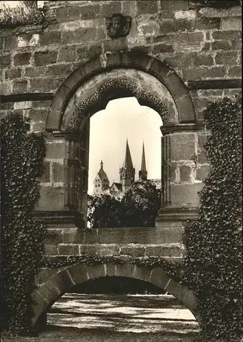 Gelnhausen Kaiserpfalz mit Durchblick auf die Marienkirche Kat. Gelnhausen