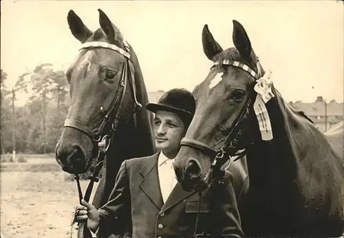 Warendorf Hans Guenter Winkler mit Pferden Kat. Warendorf