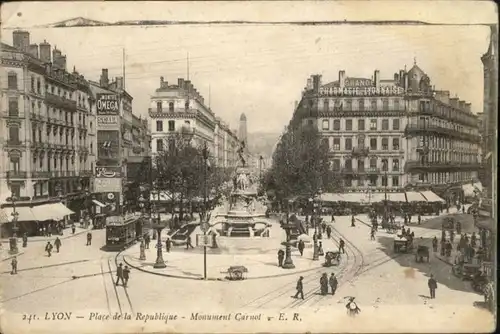 Lyon Place Republique Monument Carnot Strassenbahn *