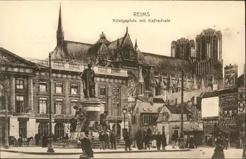 Reims Koenigsplatz Kathedrale *