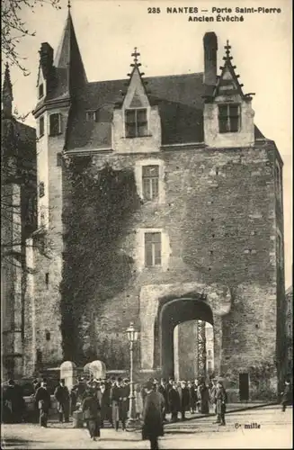 Nantes Porte Saint-Pierre Ancien Eveche *