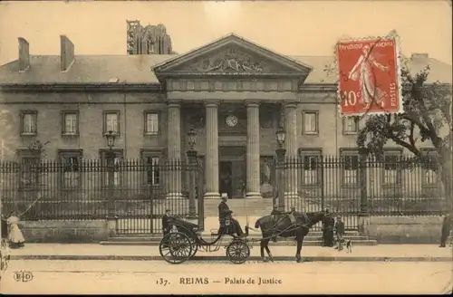 Reims Palais Justice Pferd Kutsche x