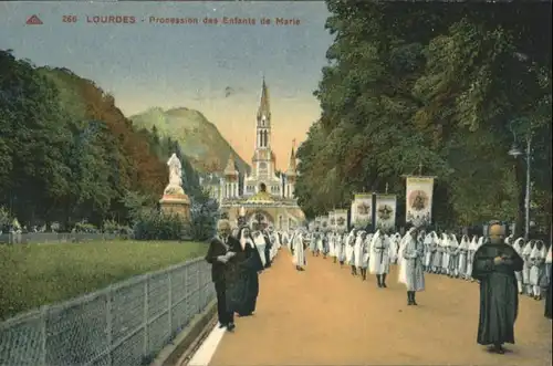 Lourdes Procession Enfants Marie x