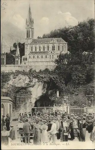 Lourdes Grotte Basilique x