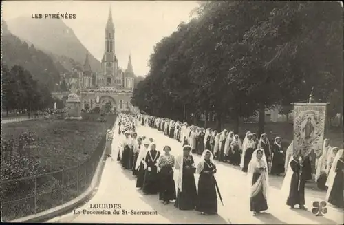 Lourdes Procession St. Sacrement *