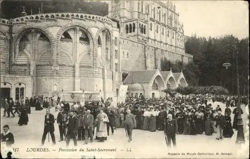 Lourdes Procession St. Sacrement *