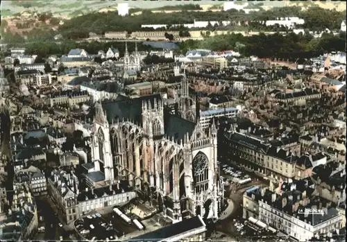 ww80601 Metz Moselle Lothringen Metz En avion sur la Cathedrale Fliegeraufnahme  * Kategorie. Metz Alte Ansichtskarten