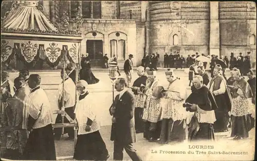 Lourdes Procession Tres Saint Sacrement *
