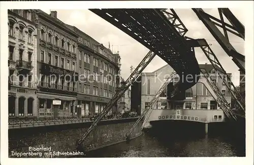 Elberfeld Wuppertal Doeppersberg mit Schwebebahn / Wuppertal /Wuppertal Stadtkreis