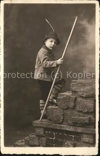 Bergsteigen Klettern Junge Kind / Sport /