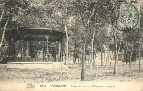ww73448 Montargis Loiret Montargis Place Patis Kiosque Musique x Kategorie. Montargis Alte Ansichtskarten