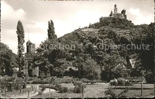 Braubach Rhein Rheinanlagen mit Blick auf die Marksburg / Braubach /Rhein-Lahn-Kreis LKR