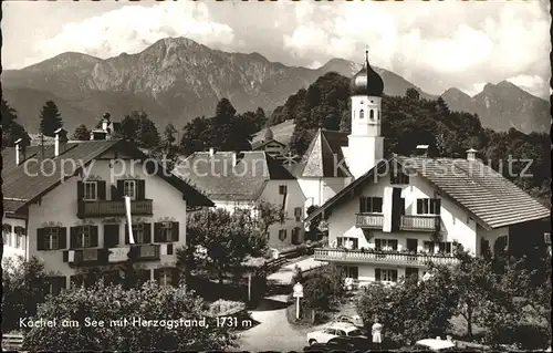 Kochel See Ortsansicht mit Kirche Herzogstand Bayerische Voralpen Kat. Kochel a.See