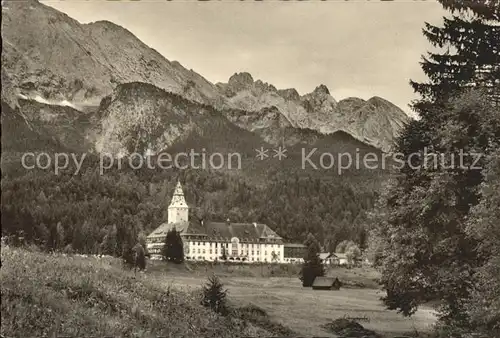 Klais Schloss Elmau mit Dreitorspitze Wettersteingebirge Kat. Kruen