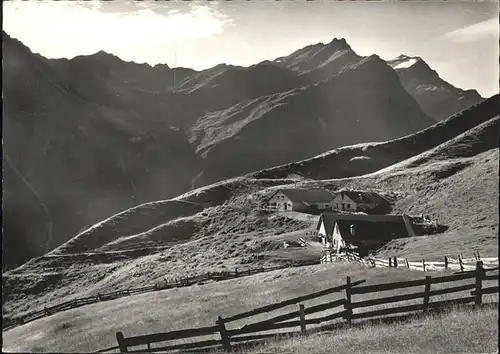 Guarda Inn Alp Sura gegen Piz Fliana Silvretta Gebirgspanorama Kat. Guarda