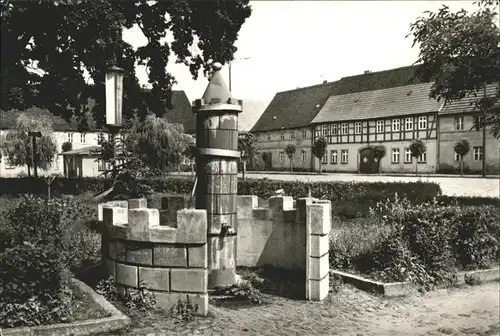 Uebigau Elster Marktplatz mit Brunnen Kat. Uebigau Wahrenbrueck