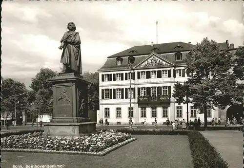 Bonn Rhein Beethovendenkmal / Bonn /Bonn Stadtkreis