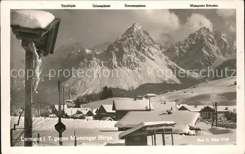 Lermoos Tirol Panorama gegen Mieminger Kette Wegekreuz Winterimpressionen Bahnpost Kat. Lermoos