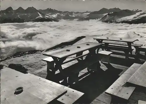 Lenzerheide Albula Bergrestaurant Terrasse Piz Scalottas gegen Oberhalbstein Nebel Kat. Lenzerheide