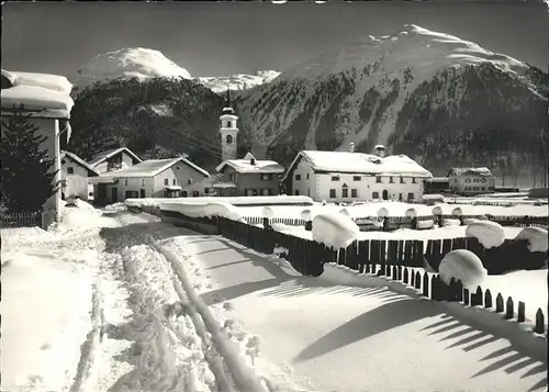 Bever Maloja Ortsansicht mit Kirche im Winter Oberengadin Kat. Bever