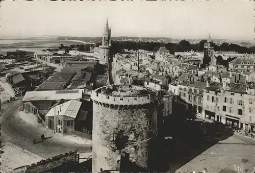 La Rochelle Charente Maritime Vue prise de la Tour Saint Nicolas Tours de la Chaine et de la Lanterne Clocher de St. Jean Feldpost Kat. La Rochelle