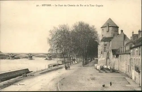 ww81307 Nevers Nievre Nevers Pont Chemin Tour Goguin x Kategorie. Nevers Alte Ansichtskarten