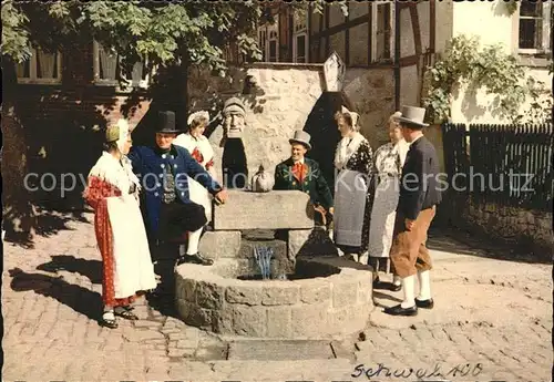 Schwalenberg Trachtengruppe am Volkwinbrunnen Kat. Schieder Schwalenberg