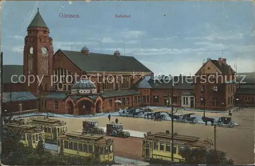 Giessen Lahn Bahnhof Strassenbahnen Autos Pferdekutschen / Giessen /Giessen LKR